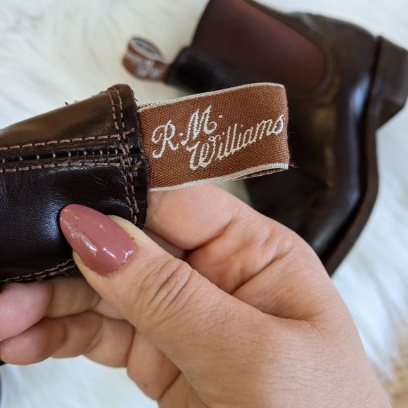 R.M Williams Chelsea Boots - Picture 14 of 16